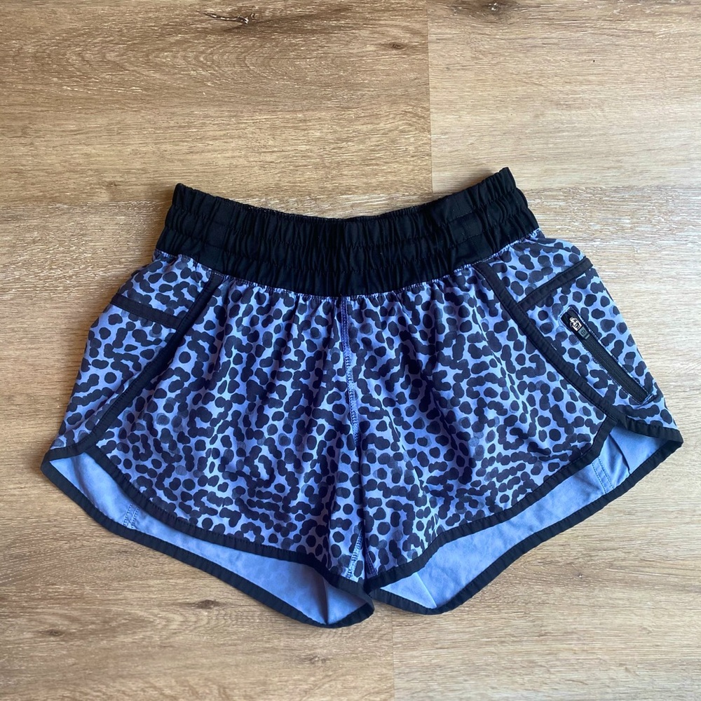 Lululemon tracker shorts